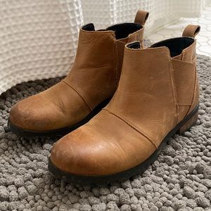 SOREL waterproof ankle boots. Size 9.